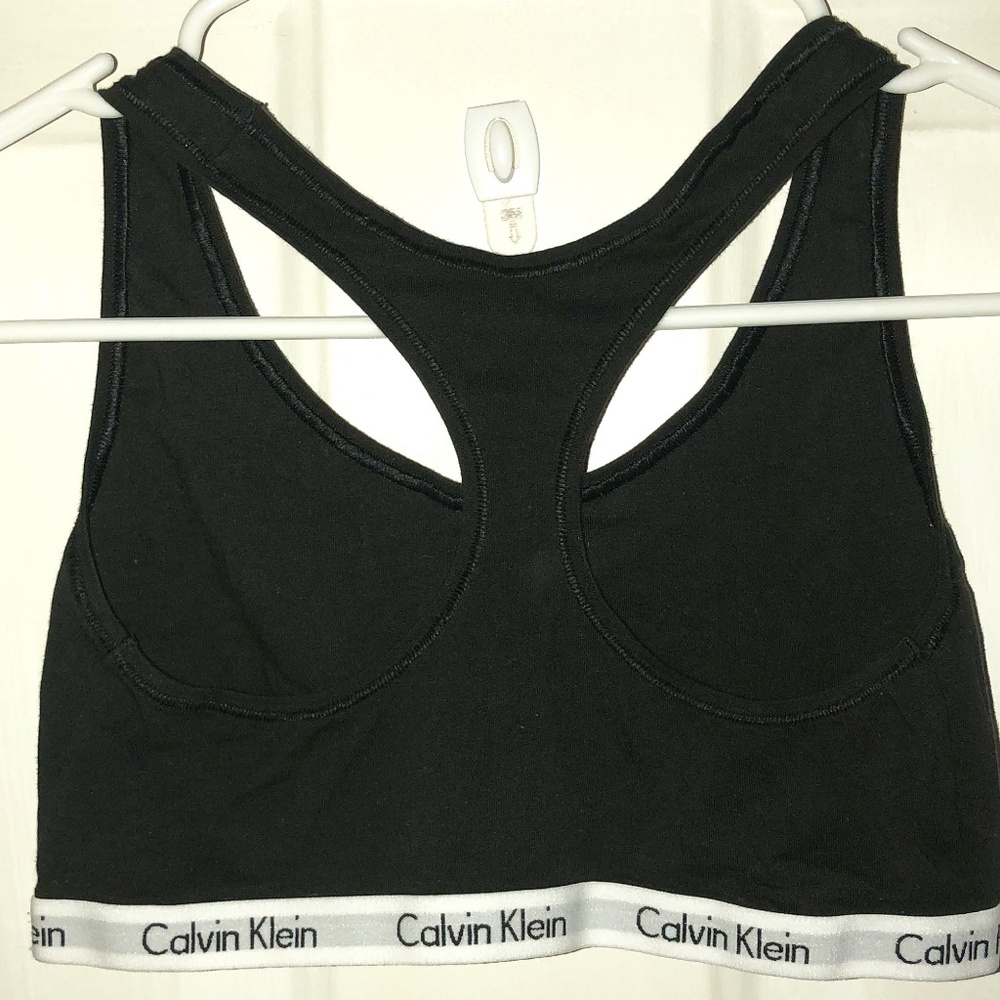 Calvin Klein - Picture 2 of 3